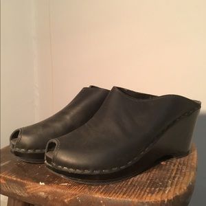 No 6 x Ace Hotel Avery Clog in black leather